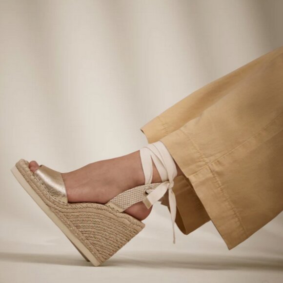 Vince Camuto Bendsen Wedge Sandal - Picture 5 of 8